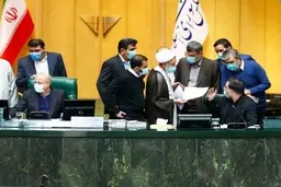 
محاسبات اصولگرایان درمورد انتخابات ۱۴۰۰ و مذاکرات هسته‌ای
