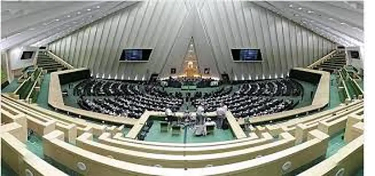 لایو اینستاگرام توسط منتخب مردم سبزوار در حاشیه مراسم افتتاحیه مجلس یازدهم