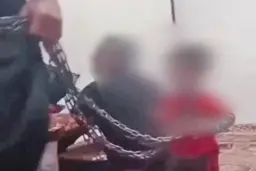 صحنه غمگین کودک آزاری در عجب شیر| پدر کودک آزار بازداشت شد