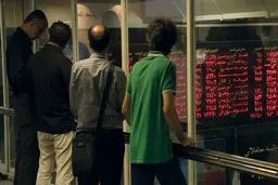 چشم سهامداران به تابلوی بورس خشک شد