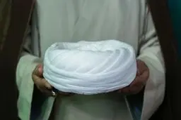  هتک حرمت لباس یک روحانی توسط چند دختر و پسر اغتشاشگر | تصاویر باورنکردنی و ناراحت‌کننده+ویدئو 