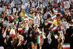 هشدار اصولگرایانه به رئیسی: دنبال نام‌ها نباشید!