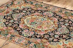 نقش فرش دستباف در اشتغال‌زایی
