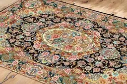 نقش فرش دستباف در اشتغال‌زایی
