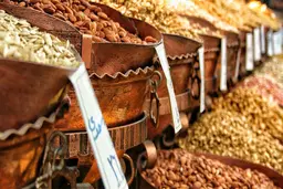 چالش های اصلی صادرات خشکبار | مصوبه در خصوص واردات خودرو با ارز خشکبار وجود ندارد