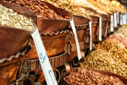 چالش های اصلی صادرات خشکبار | مصوبه در خصوص واردات خودرو با ارز خشکبار وجود ندارد