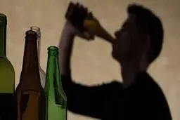 الکل در فارس جان ۵۲ نفر را گرفت