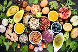 روش های فرار از پیری | با خوردن این مواد غذایی جوان بمانید!