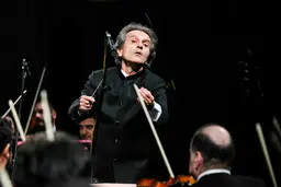 شهرداد روحانی از ارکستر سمفونیک تهران خداحافظی کرد 