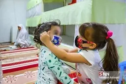 کودکانی که مجبورند در زندان زندگی کنند+عکس| کودکی پشت میله های زندان

