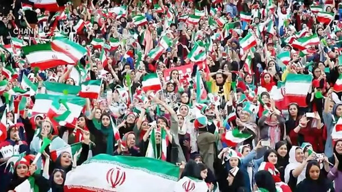 درخواست دروازه‌بان تیم ملی برای حضور بانوان در ورزشگاه‌ها