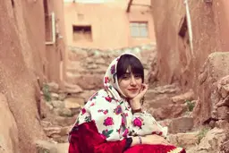 واکنش روزنامه اصولگرا به «کنسرت فرضی» پرستو احمدی؛ دروغ می‌گویند! کجا خوانندگی زنان در ایران ممنوع است؟