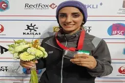 الناز رکابی به وطن برگشت | ببخشید، سهواً کشف حجاب کرده بودم!+ویدئو 