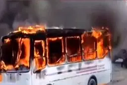 مینی بوس دانش آموزان در شهرستان قصرقند دچار حریق شد | آتش سوزی مینی بوس مدرسه +ویدئو