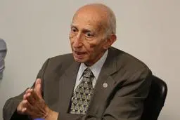 با ۵۰۰ انجمن‌ والدین کودکان عقب‌مانده صحبت کردید؟ 