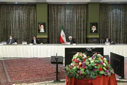 تصویری از حضور اسحاق جهانگیری در جلسه هئیت دولت پس از منفی شدن تست ابتلا به کرونا