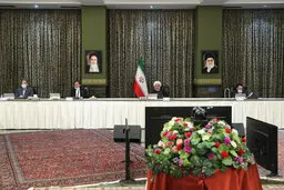 تصویری از حضور اسحاق جهانگیری در جلسه هئیت دولت پس از منفی شدن تست ابتلا به کرونا