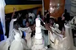 مرد خوش اشتهای ۷‌ زنه! | عروسی همزمان یک مرد با ۷ تا زن +عکس