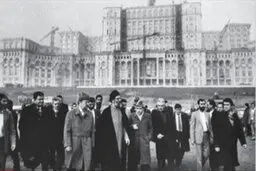 تصویری دیده نشده از آیت‌الله خامنه‌ای در سفر به رومانی