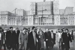 تصویری دیده نشده از آیت‌الله خامنه‌ای در سفر به رومانی
