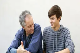 با نوجوانان خود کنار بیایید! | چگونه با رفتار چالش برانگیز نوجوانان خود برخورد کنیم؟!