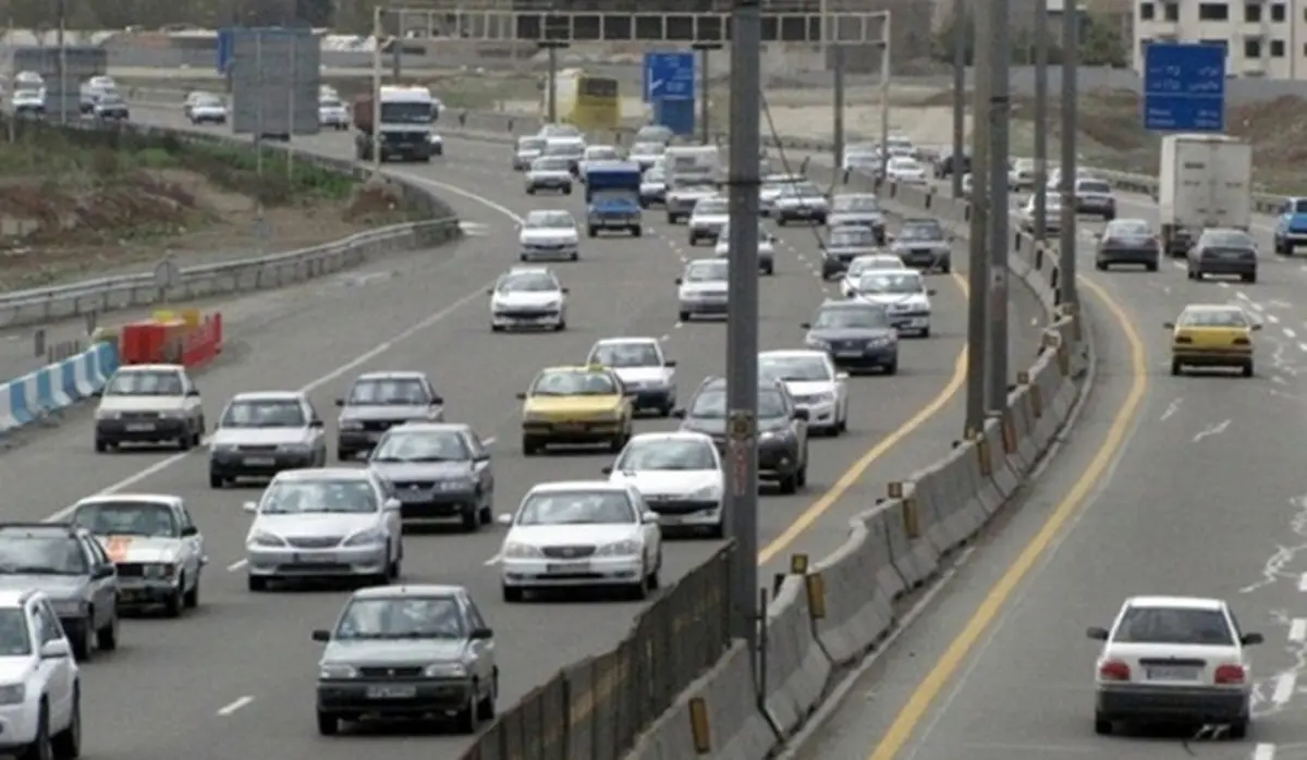 وضعیت جاده ها و راه ها، امروز ۲۷ مهر ۱۴۰۰ | ترافیک سنگین در آزادراه قزوین - کرج - تهران | بارش باران در برخی از جاده های استان اردبیل | تردد روان در مسیرهای شمالی