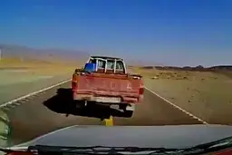 تصادف دو خودرو در جاده به دلیل سرعت بالا در سیستان و بلوچستان