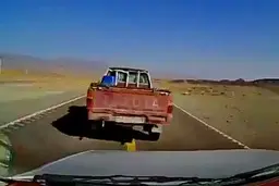 تصادف دو خودرو در جاده به دلیل سرعت بالا در سیستان و بلوچستان