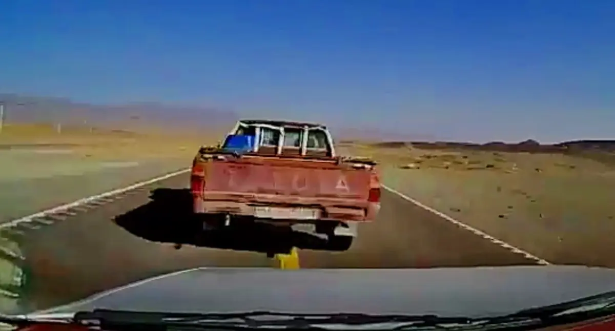 تصادف دو خودرو در جاده به دلیل سرعت بالا در سیستان و بلوچستان