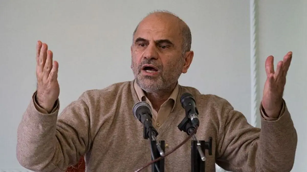 
فرشاد مومنی: مسئولان می‌دانند مصرف گوشت سالانه یک خانواده از ۱۲۲ کیلو در دوران جنگ به ۷ کیلو رسیده؟
