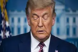 دونالد ترامپ هیچ قصدی برای کناره‌گیری از قدرت ندارد.