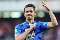 
 استقلال |  وریا غفوری  قرارداد خود را تمدیدکرد
