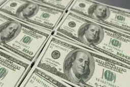  دلار  | نرخ دلار ظهر روز دوشنبه از ۲۰ هزار تومان فراتر رفت .