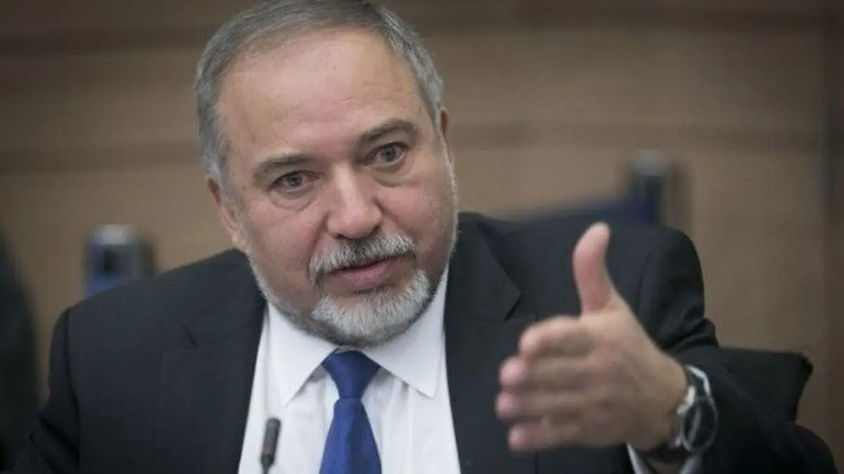 لیبرمن: کابینه اسرائیل را بدون نتانیاهو تشکیل می‌دهیم 