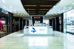 آغاز به کار جزیره‌ خدمات هوآوی در مراکز خرید کورش و ارگ

