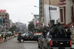 تمدید ممنوعیت آمد و شد و تعلیق پروازها در عراق
