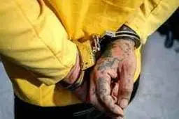 متهم 24 ساله زنانه پوش دستگیر شد| دستگیری شرور خفت گیر زنانه پوش 