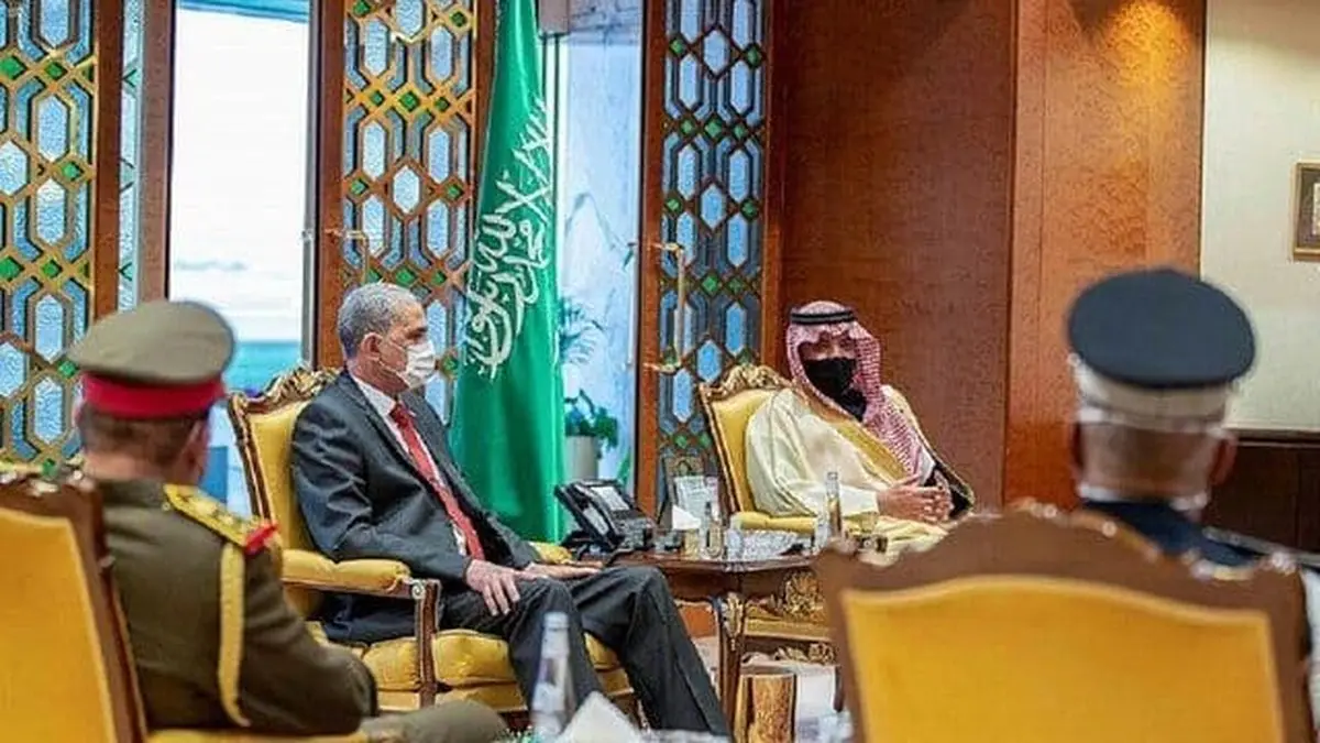 
عراق  | سفر غیرمنتظره وزیر کشور عراق به پایتخت عربستان
