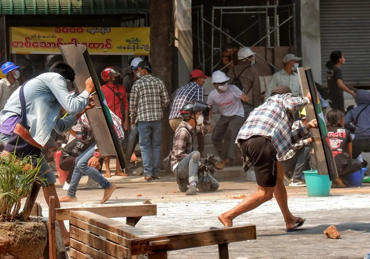 اعتراضات میانمار؛ افزایش خشونت برخلاف درخواست‌های بین‌المللی+ 38 کشته و ده‌ها زخمی +عکس 