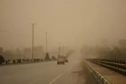 گرد و خاک شدید در خوزستان | مراجعه ۱۰۰۰ نفر به مراکز درمانی و بستری شدن ۱۱۲ نفر
