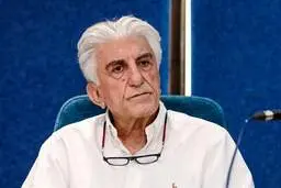 رضا کیانیان: به من خرده گرفته‌اید کارگاه‌های آموزشی می‌گذارم با درآمد‌های نجومی؟ | انتقاد تند رضا کیانیان به مقام ارشد سازمان سینمایی