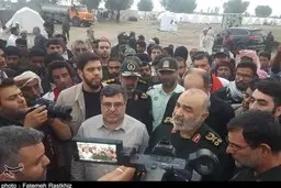 سرلشکر سلامی: ‌سپاه تا آخر‌ کنار مردم سیل‌زده جاسک خواهد ایستاد / اینجا را ترک نمی‌کنیم تا شرایط ‌بهتر از قبل شود 