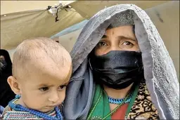 پناه آوردن جمعی از مردم افغانستان به ایران با ادامه حملات طالبان