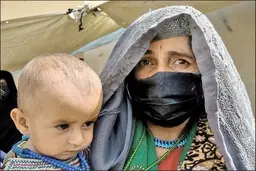 پناه آوردن جمعی از مردم افغانستان به ایران با ادامه حملات طالبان