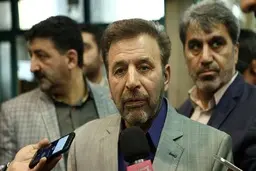 
واکنش واعظی به کاخ نشین خواندن رییس جمهور: انصاف داشته باشید

