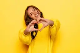 روانشناسی رنگ زرد | هشدار جدی برای دوستداران این رنگ!