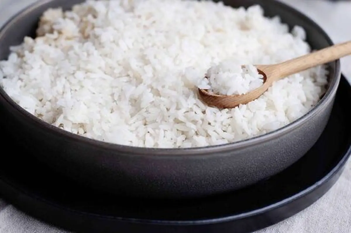 اگر برنجت بوی سوختگی گرفته نگران نباش | رفع فوری بوی سوختگی برنج با این ترفندها
