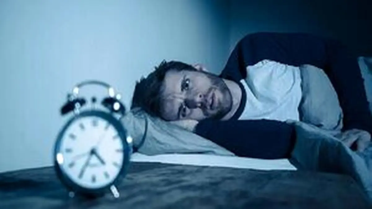 چرا بعد از خوابیدن باز احساس خستگی داریم؟ | علت خستگی بعد از خوابیدن چیست؟