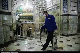 ضدعفونی کردن حرم حضرت فاطمه معصومه(س) به روایت تصویر