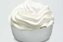 راز خوشمزه شدن خامه و وا نرفتن آن چیست؟| ماده‌ای معجزه‌آسا برای خوشمزه‌تر کردن خامه 